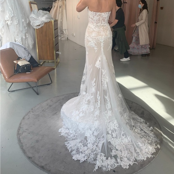 Wedding Dress-Never Worn - Picture 10 of 15